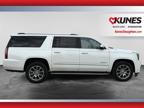 Used 2017 GMC Yukon XL Denali w/ Open Road Package AWD/4WD image 10