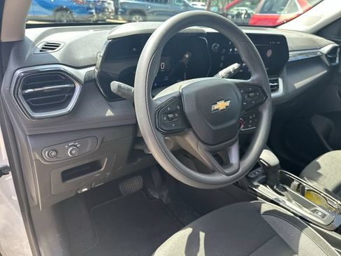 Used 2024 Chevrolet TrailBlazer LS w/ LS Convenience Package FWD image 13