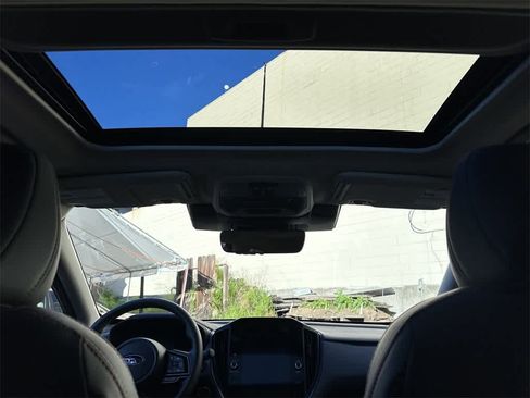 Used 2025 Subaru Crosstrek 2.5i Limited w/ Crosstrek Mirror Package image 13