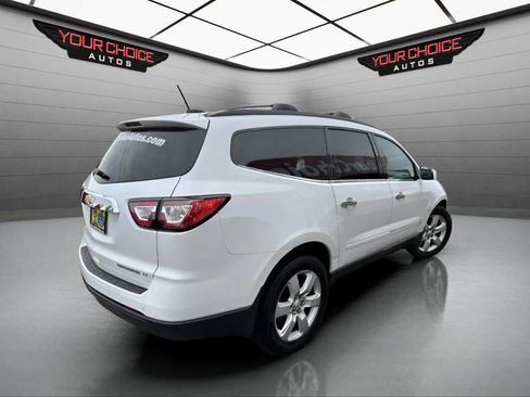 Used 2016 Chevrolet Traverse LT w/ Style and Technology Package image 5