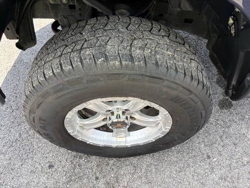 Used 2017 RAM 1500 Classic SLT AWD/4WD image 17