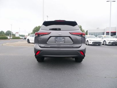 Used 2024 Toyota Highlander XLE