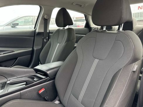 Used 2023 Hyundai Elantra SE FWD image 27