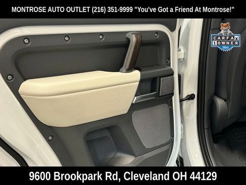 Used 2024 Land Rover Defender 130 X-Dynamic SE image 27