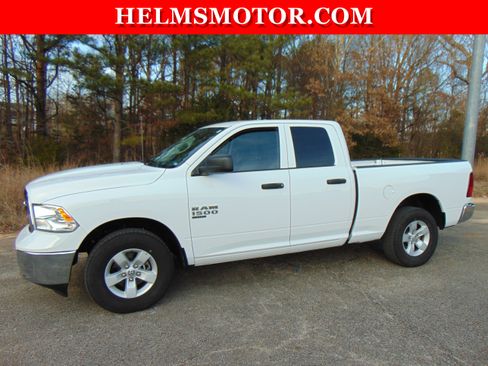 Certified 2024 RAM 1500 Classic SLT image 3