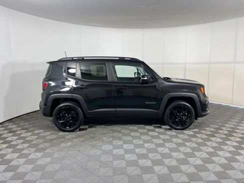 Used 2023 Jeep Renegade Altitude AWD/4WD image 8