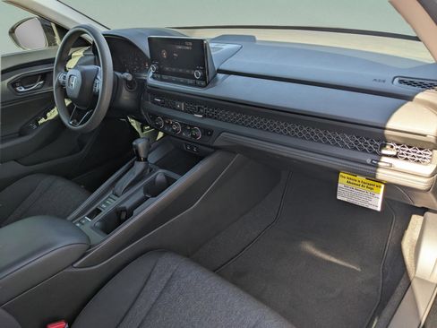 Used 2023 Honda Accord EX image 16
