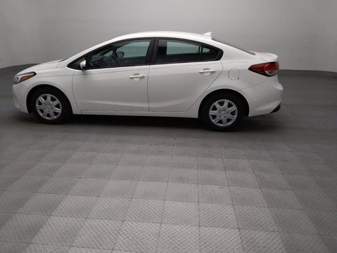 Used 2017 Kia Forte LX FWD image 3