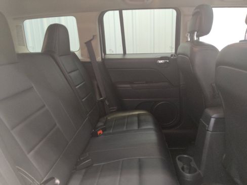 Used 2017 Jeep Patriot High Altitude AWD/4WD image 19