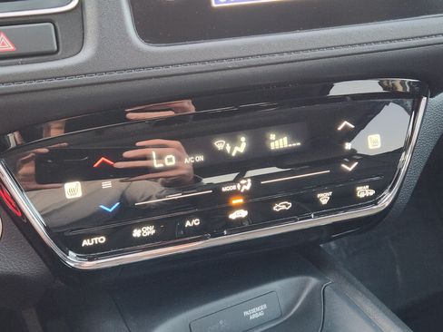 Used 2022 Honda HR-V EX-L image 11