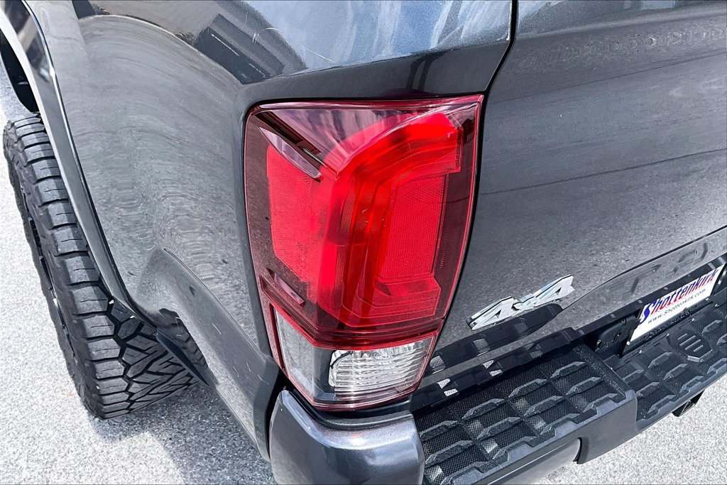 Used 2022 Toyota Tacoma SR5 w/ Technology Package AWD/4WD image 24