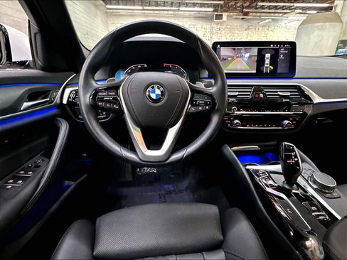 Used 2023 BMW 530i w/ Convenience Package RWD image 8