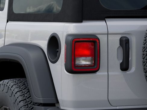 Used 2025 Jeep Wrangler Unlimited Sport AWD/4WD image 27