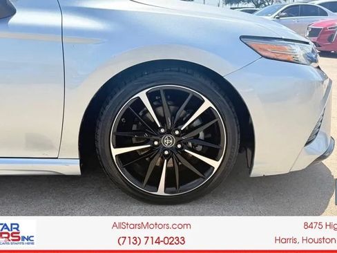 Used 2018 Toyota Camry XLE FWD image 10