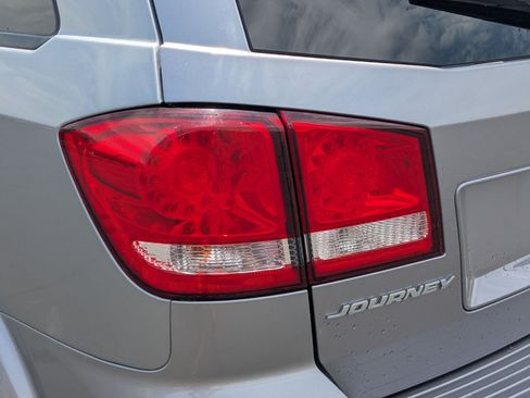 Used 2019 Dodge Journey SE w/ Premium Group FWD image 13