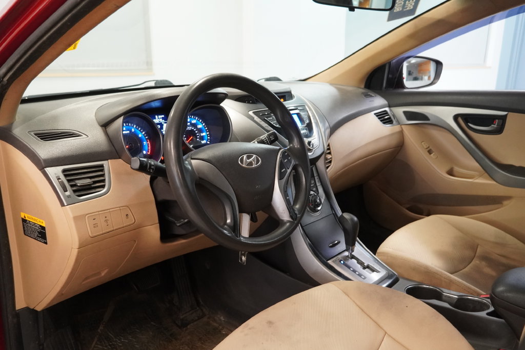 Used 2013 Hyundai Elantra GLS FWD image 6