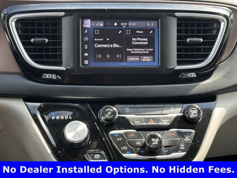 Used 2023 Chrysler Voyager LX FWD image 15