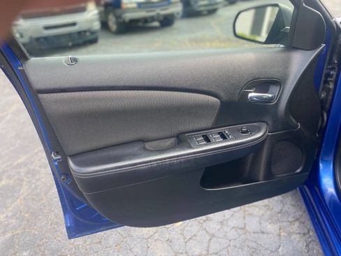 Used 2013 Dodge Avenger SE FWD image 12