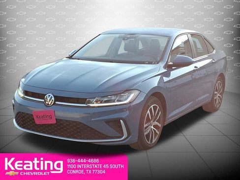Used 2025 Volkswagen Jetta SE FWD image 8