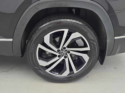 Used 2023 Volkswagen Atlas SEL AWD/4WD image 36