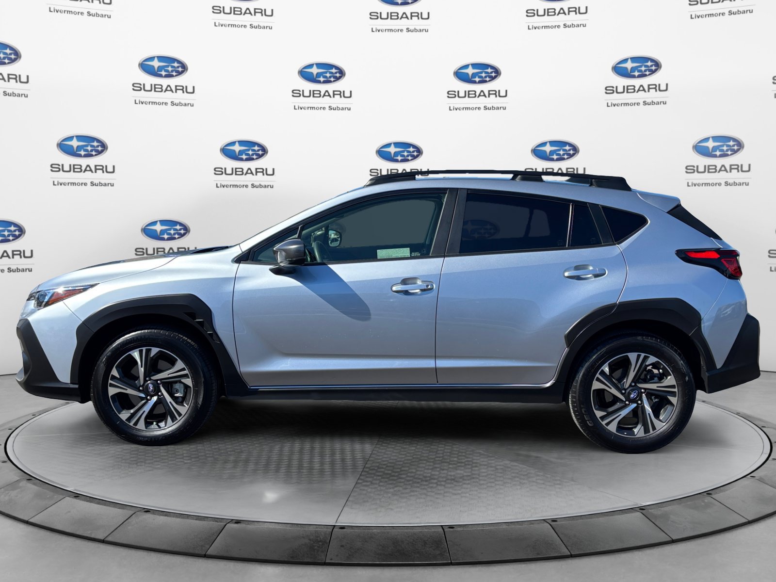 Used 2024 Subaru Crosstrek 2.0i Premium AWD/4WD image 3