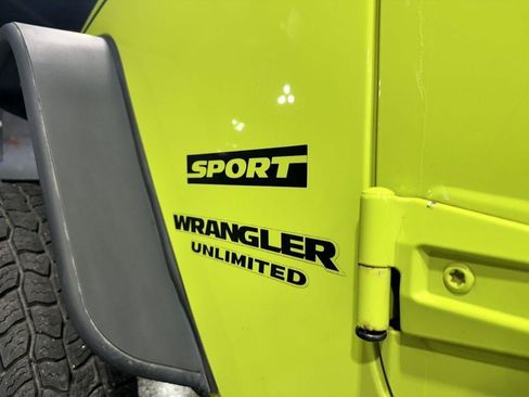 Used 2017 Jeep Wrangler Unlimited Sport w/ Quick Order Package 24S AWD/4WD image 12