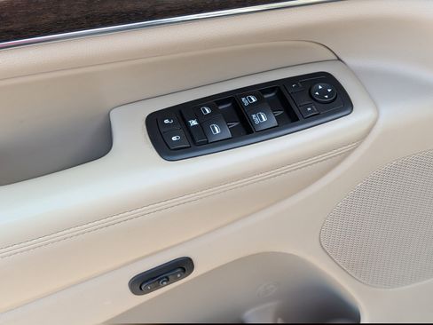 Used 2016 Jeep Grand Cherokee Limited AWD/4WD image 52