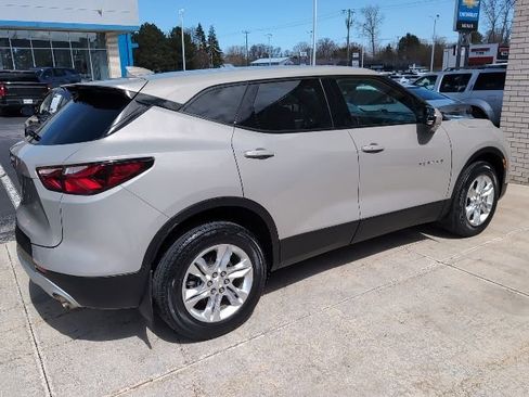 Used 2021 Chevrolet Blazer LT image 2