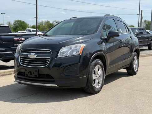 Used 2016 Chevrolet Trax LT w/ LT Convenience Package image 2