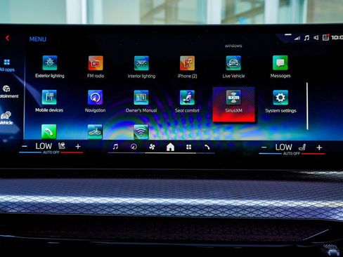 Used 2025 BMW M440i Coupe w/ Premium Package image 26