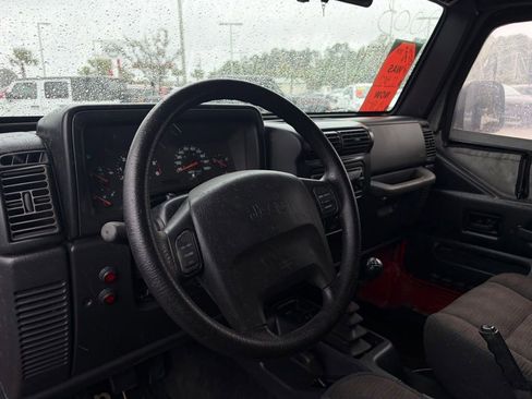 Used 2003 Jeep Wrangler SE image 11
