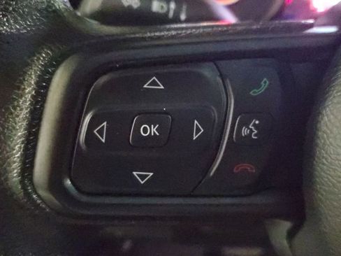 Used 2025 Jeep Gladiator Sport image 28