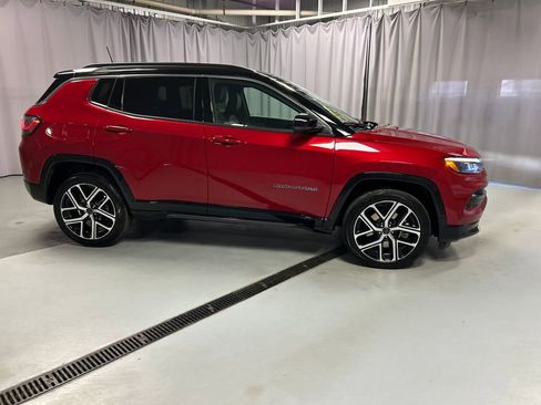 Used 2025 Jeep Compass Limited w/ Elite Group image 8