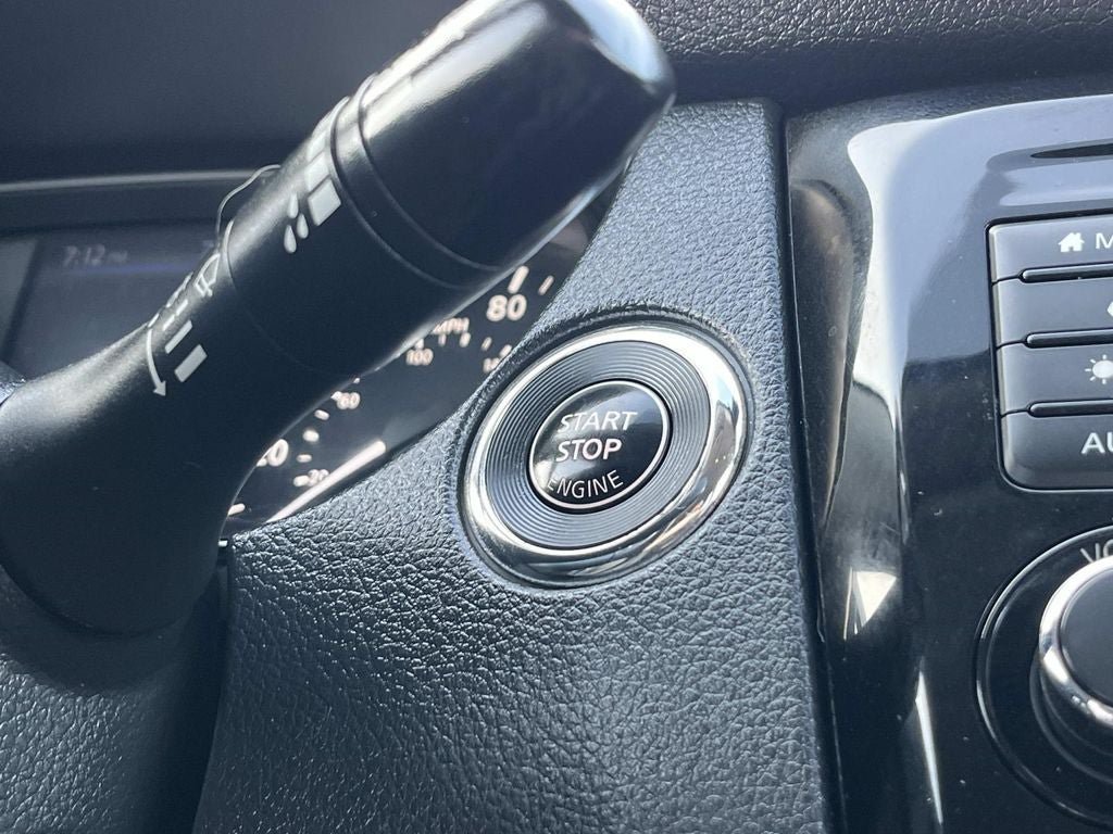 Used 2020 Nissan Rogue SV FWD image 14