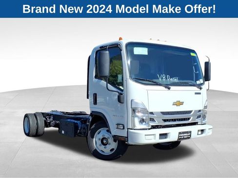 New 2024 Chevrolet Low Cab Forward 4500 XD image 1