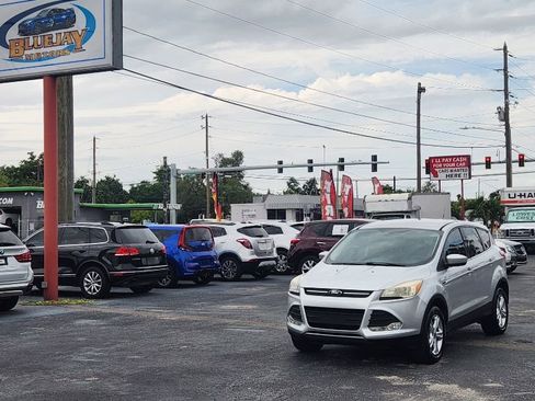 Used 2014 Ford Escape SE FWD image 1