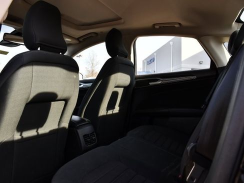 Used 2019 Ford Fusion SE image 14