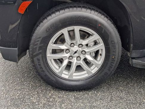 Used 2021 Chevrolet Suburban LT w/ Rear Media and Nav Package image 10