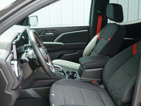 Used 2023 Chevrolet Colorado Z71 w/ Z71 Convenience Package 2 AWD/4WD image 12