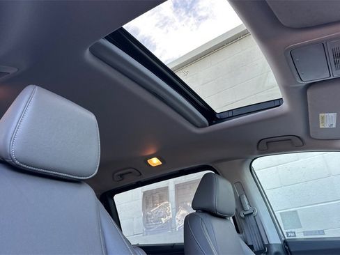 Certified 2023 Honda Odyssey EX-L image 22