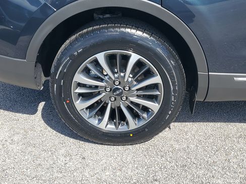 Certified 2023 Lincoln Nautilus Reserve image 7