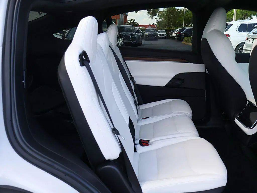 Used 2022 Tesla Model X AWD/4WD image 9