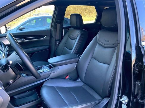 Certified 2025 Cadillac XT5 Premium Luxury FWD image 16