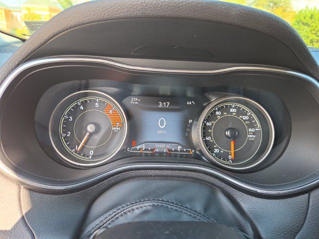 Used 2019 Jeep Cherokee Limited AWD/4WD image 14