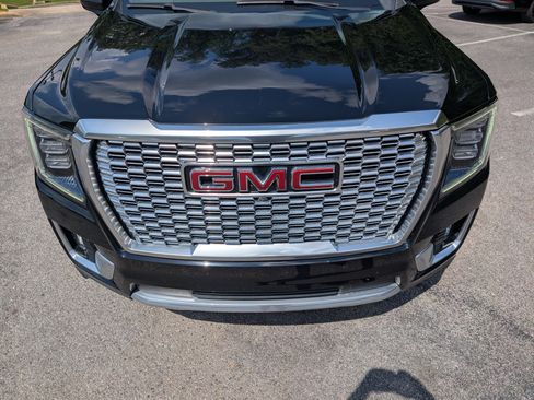 Used 2023 GMC Yukon XL Denali RWD image 12
