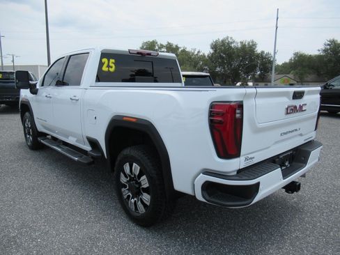 Used 2025 GMC Sierra 2500 Denali w/ Denali Reserve Package AWD/4WD image 6