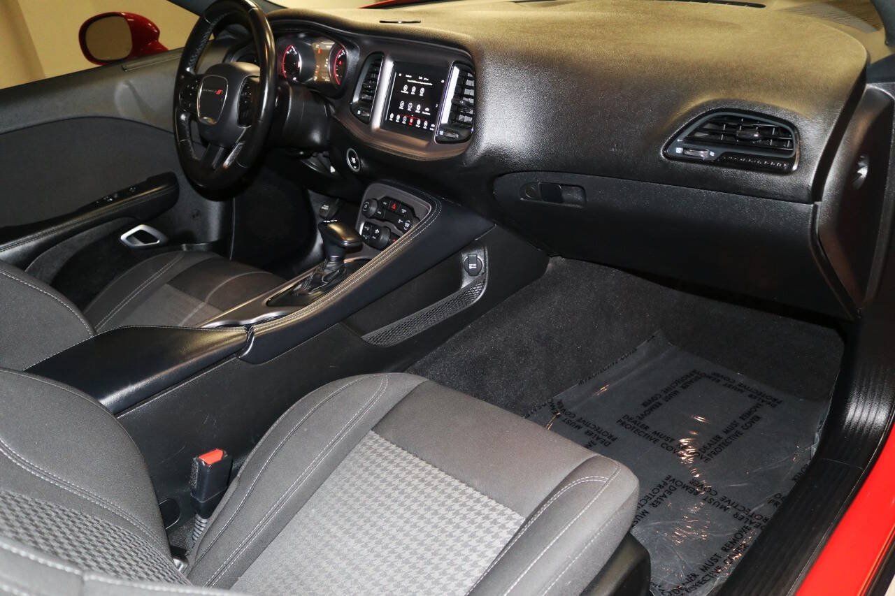 Used 2023 Dodge Challenger SXT RWD image 77