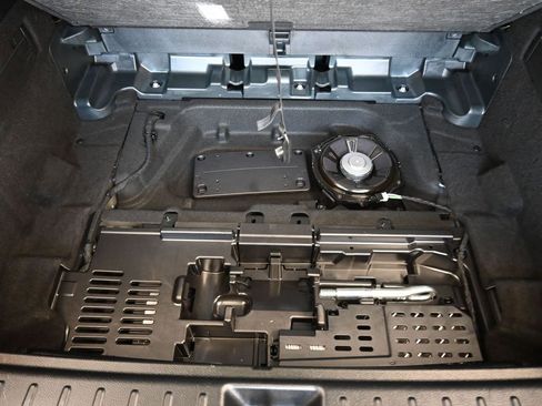 Used 2021 Mercedes-Benz GLB 250 4MATIC w/ Premium Package image 52