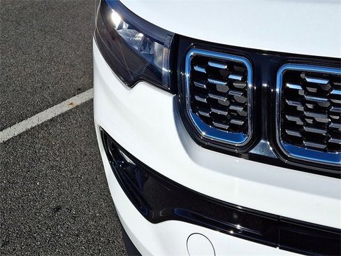 Used 2024 Jeep Compass Limited image 28