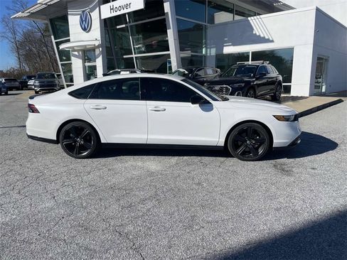 Used 2023 Honda Accord Sport image 2